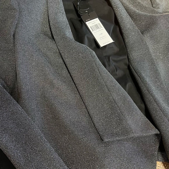 Glittery silver fitted BCBGMAXAZRIA blazer. - Picture 2 of 4